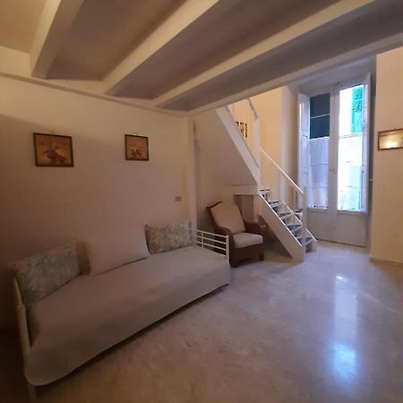 Holiday House Nel Cuore Di Барі Екстер'єр фото