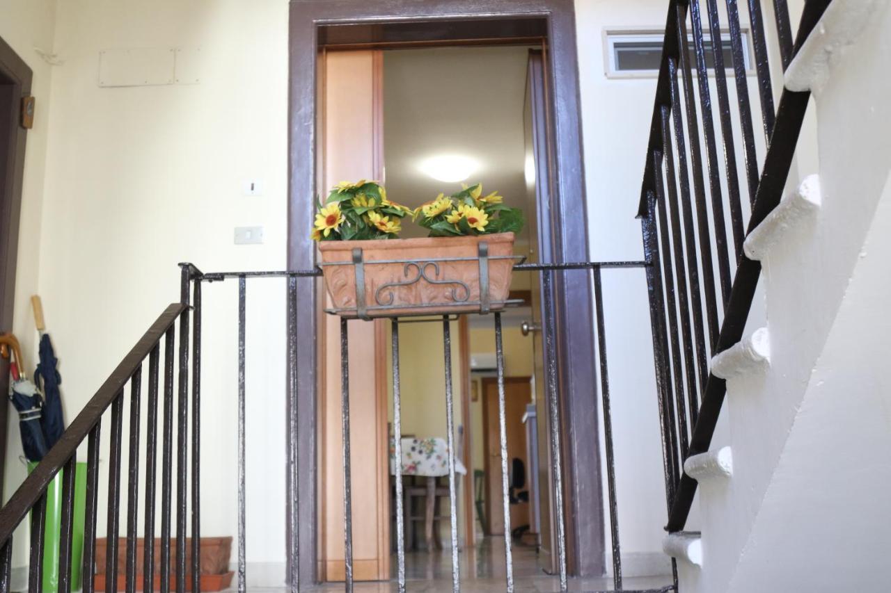 Holiday House Nel Cuore Di Барі Екстер'єр фото