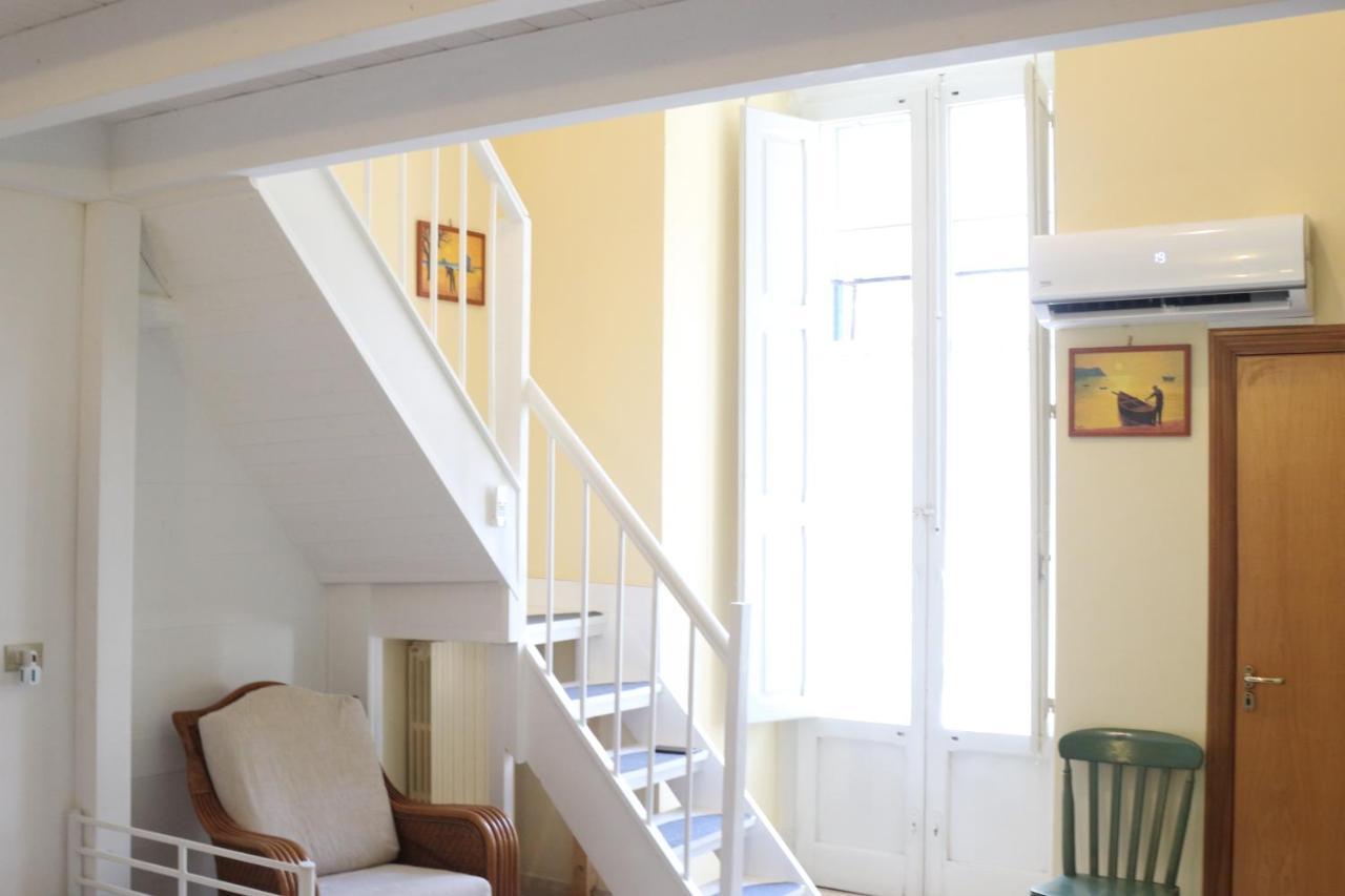 Holiday House Nel Cuore Di Барі Екстер'єр фото