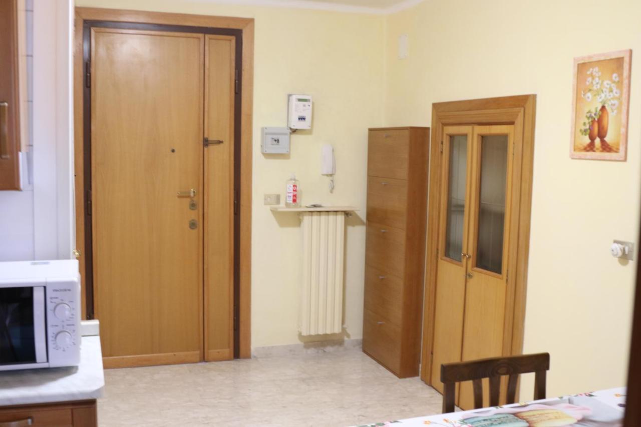 Holiday House Nel Cuore Di Барі Екстер'єр фото